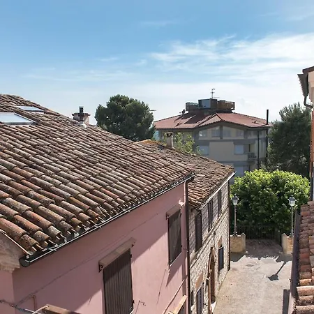 Cielo Terra Di Via Cialdini, * Sirolo